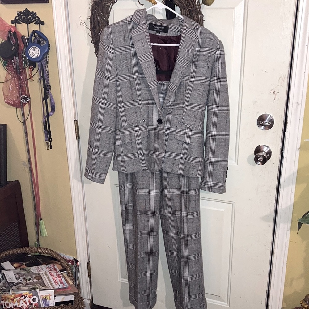 Size 4 pinstripe Signature two pice suit